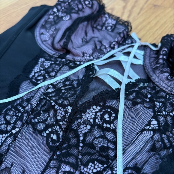 Mesh Lace Bow Corset with Underwire Bra - Picture 11 of 13